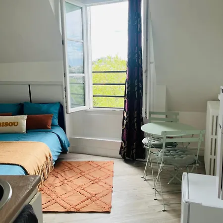 Habitación en casa particular Place Equipe Au Coeur De Avec Vue Sur L'arc De Triomphe Et La Tour Eiffel *