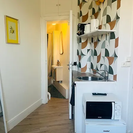 Place Equipe Au Coeur De Avec Vue Sur L'arc De Triomphe Et La Tour Eiffel Homestay Paris